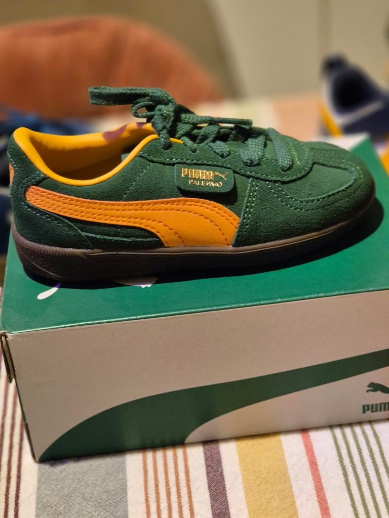 Lot Sneakers en 1 paar boots te koop kinderen, Ophalen, Nieuw