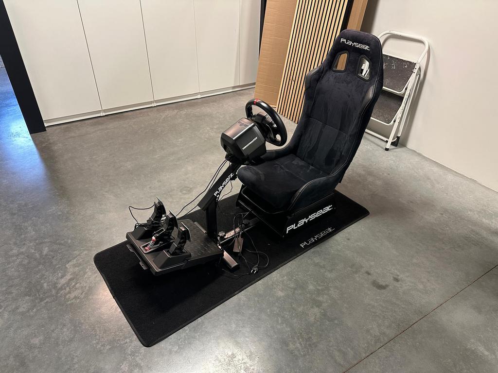 Playseat racestoel volledig (trustmaster), Ophalen, Zo goed als nieuw