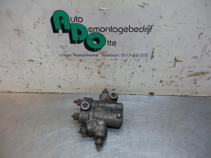 Remdrukverdeler van een Toyota Auris (Auris 07-), Auto-onderdelen, Gebruikt, -, -, Ophalen of Verzenden