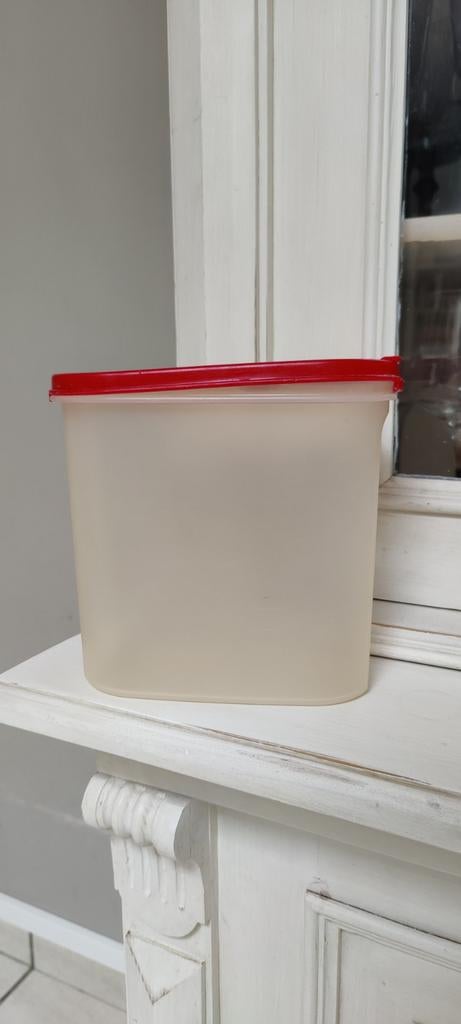 Set 4 bewaardozen Tupperware met rood deksel, Huis en Inrichting, Ophalen, Gebruikt, Rood, Bus of Trommel