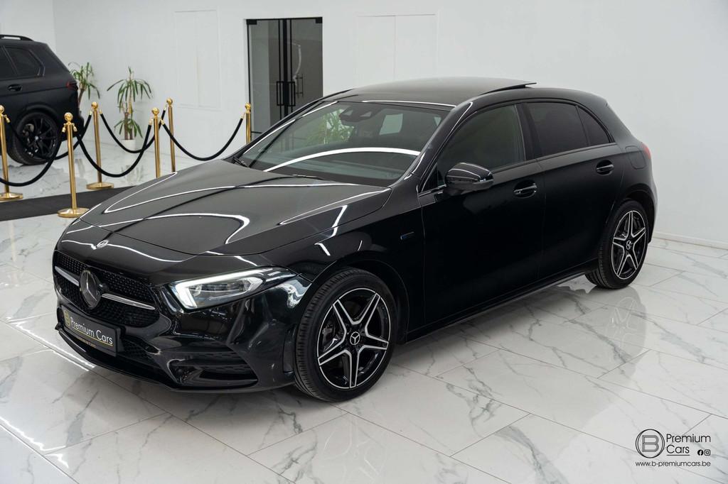 Mercedes-Benz A 250 e AMG line! Camera,Pano, Ambient light!, Auto's, Automaat, 4 deurs, 2175 kg, Gebruikt
