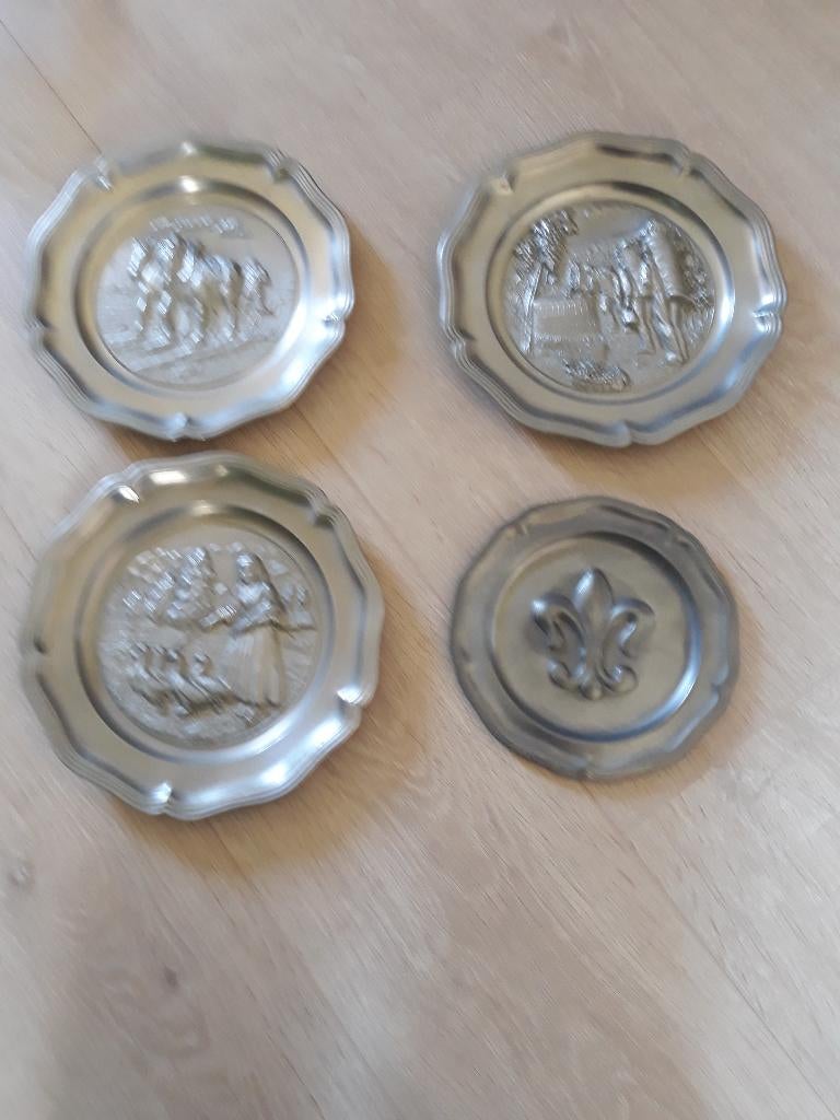 4 Assiettes et 5 pots en étain, Antiquités & Art, Enlèvement ou Envoi