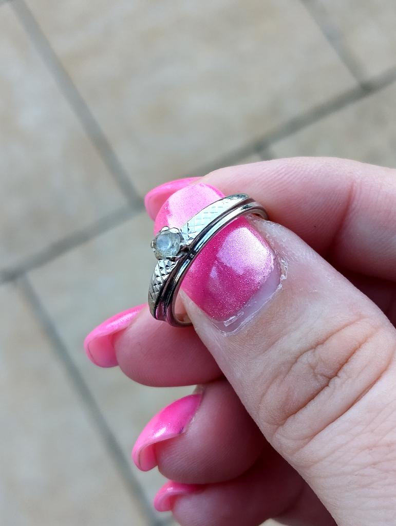 Solitairering verguld witgoud maat 52 jaargang 70, Handtassen en Accessoires, Antieke sieraden, Ophalen, Overige materialen, Ring