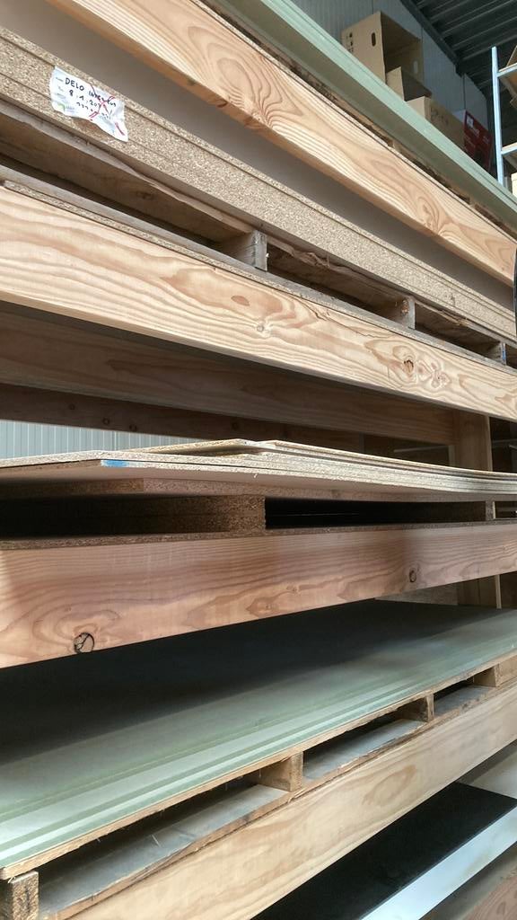 7x spaanderplaten 8mm, diverse lengtes, Ophalen, Zo goed als nieuw