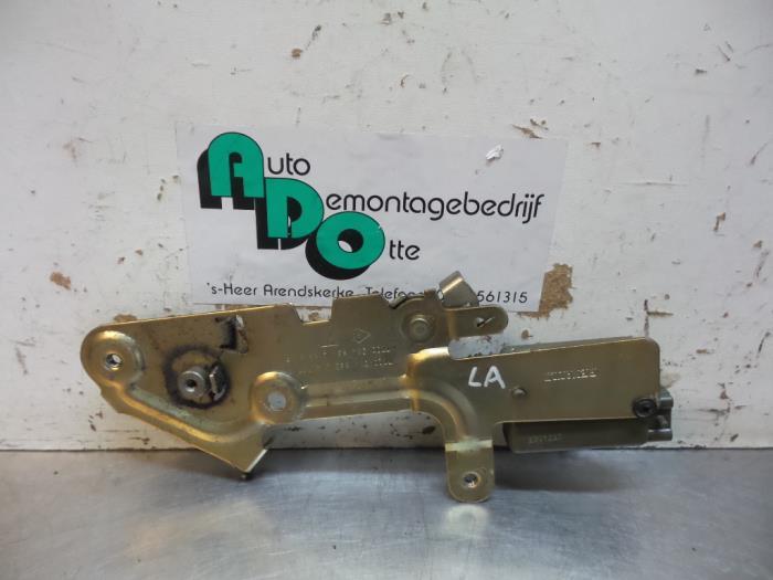Mécanique de verrouillage portière arrière camionnette d', Renault, -, 3 mois de garantie, Utilisé
