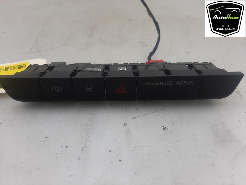 COMMUTATEUR DE FEUX DE DETRESSE Skoda Fabia III Combi (NJ5), Utilisé, Skoda