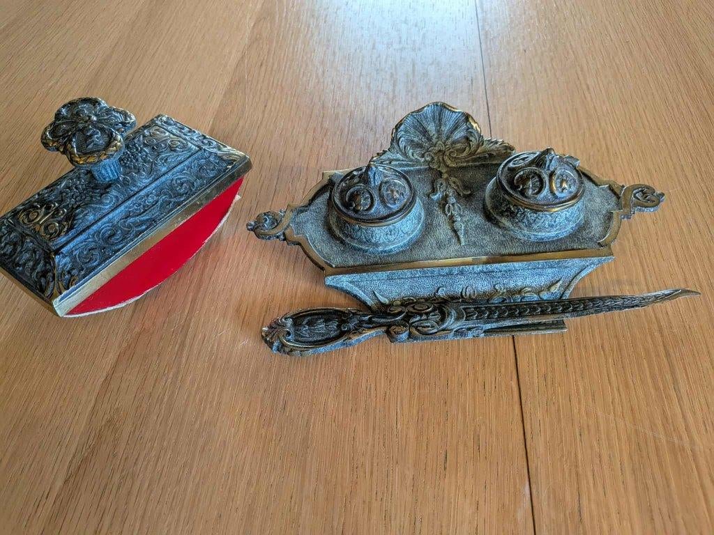 Ecritoire repose plumes + presse papier en cuivre, Antiquités & Art, Enlèvement, Cuivre