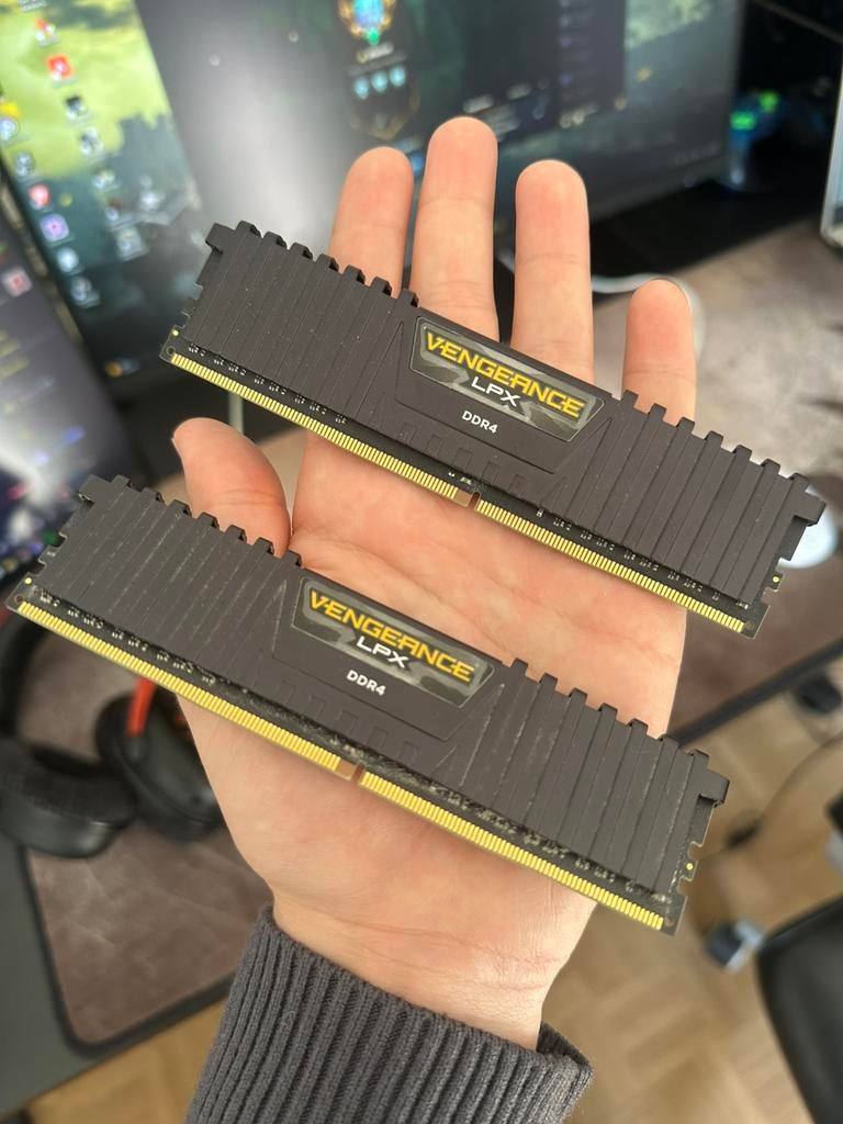 CORSAIR VENGEANCE 16 GB RAM (2x8), Ophalen, Gebruikt, DDR4, Desktop