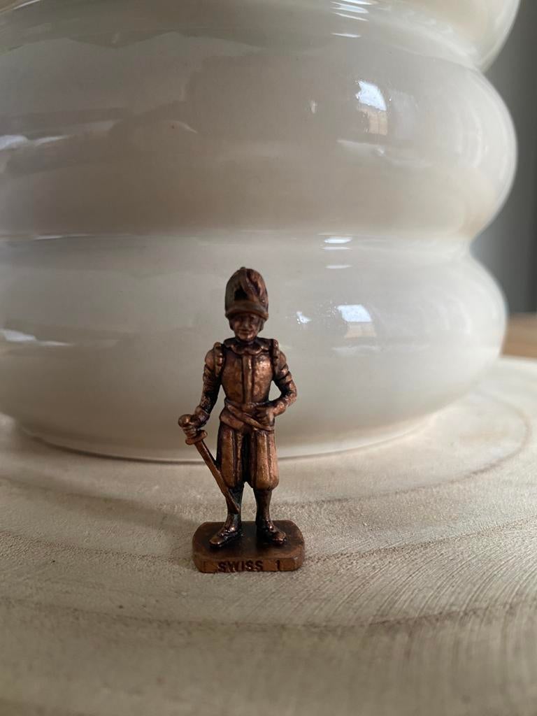 Vintage ferrero kinder ijzer figuur, Verzamelen, Verrassingseieren, Ophalen of Verzenden, Zo goed als nieuw