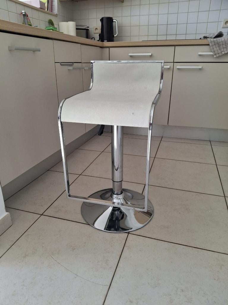 chaises hautes, Métal, 2 tabourets, Utilisé, 60 à 90 cm