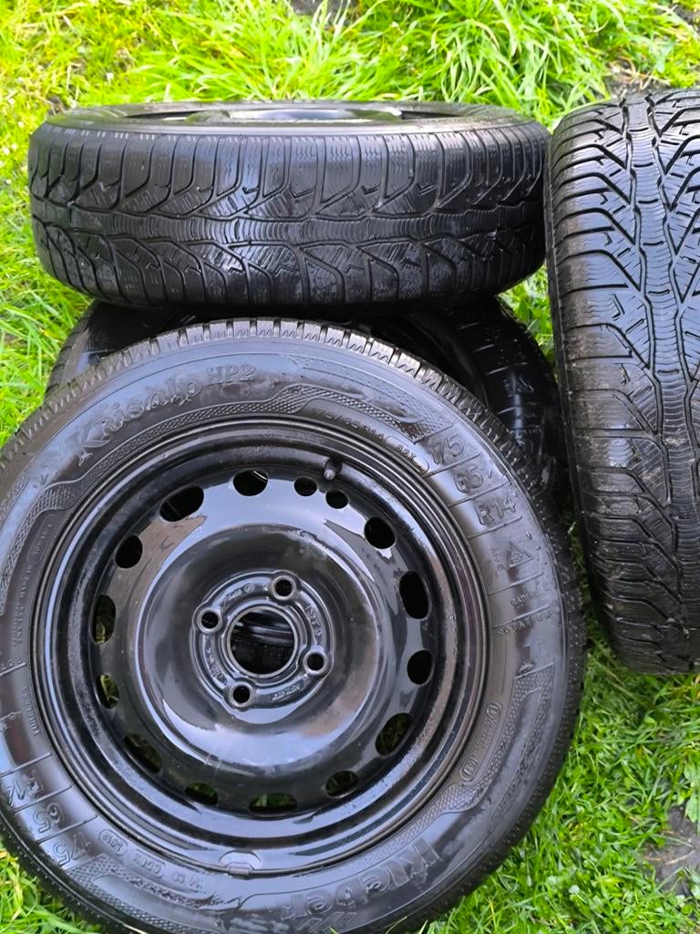 Pneus hiver monter sur jantes en tôle 4x100 175 65 R14 82T, Enlèvement, Pneus hiver, Pneu(s)