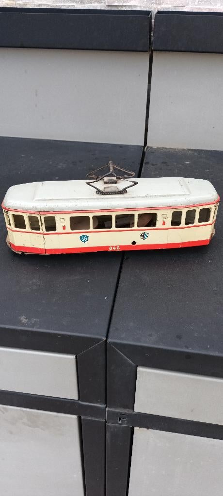 Oude tram van plaatstaal, Antiek en Kunst, Verzenden