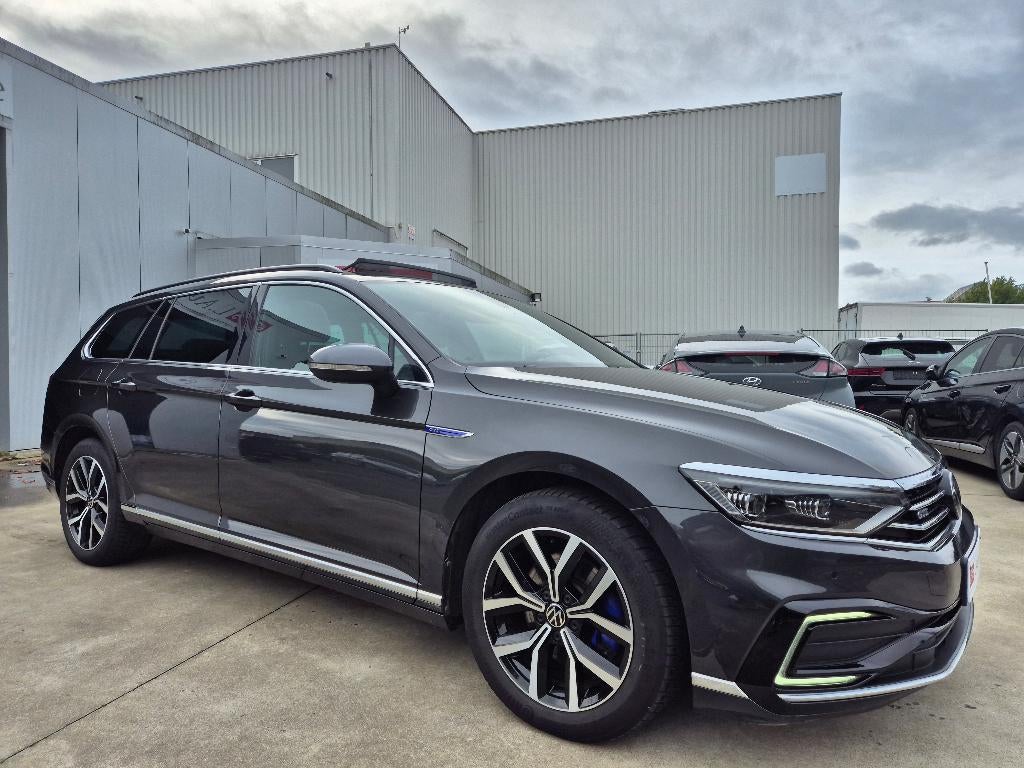 Volkswagen Passat GTE 1.4 TSI / PHEV HYBRID / DSG / 2022 !!, Automaat, Stof, Euro 6, 4 cilinders