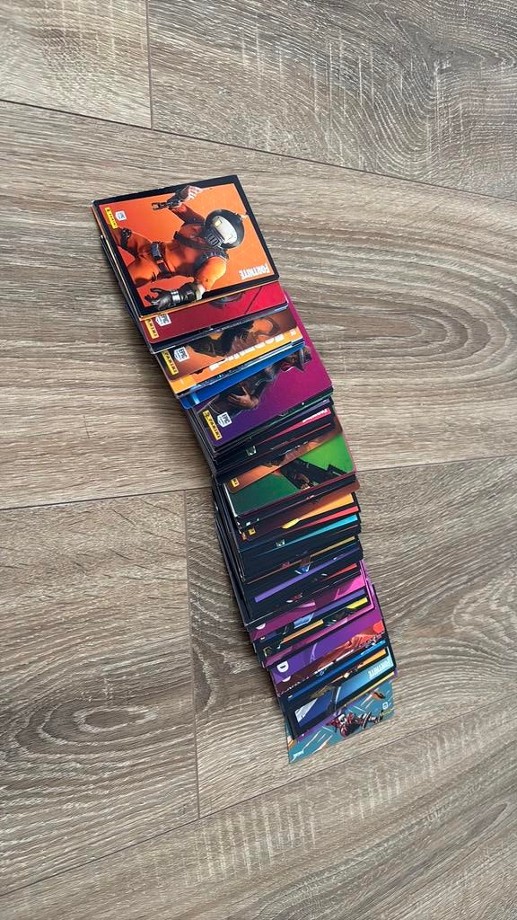 Fortnite panini kaarten, Hobby en Vrije tijd, Ophalen, Zo goed als nieuw, Meerdere kaarten