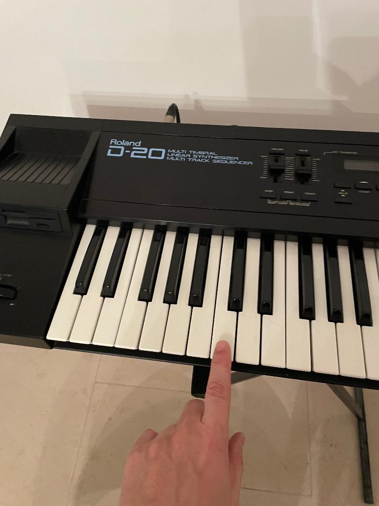 Roland D20, Ophalen, Gebruikt, Roland, Met standaard