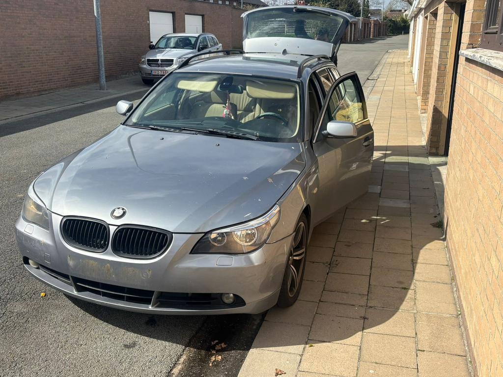 BMW e61 - 2004 - 525d - 290.000km START rijd goed export, Auto's, Particulier, Te koop