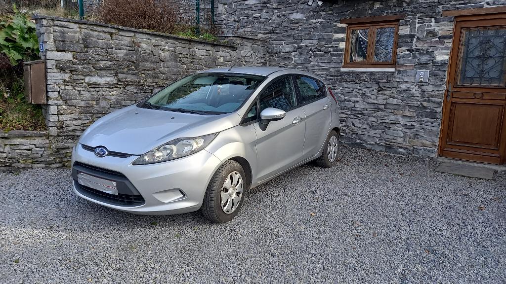 auto, 4 portes, Noir, Particulier, Fiësta