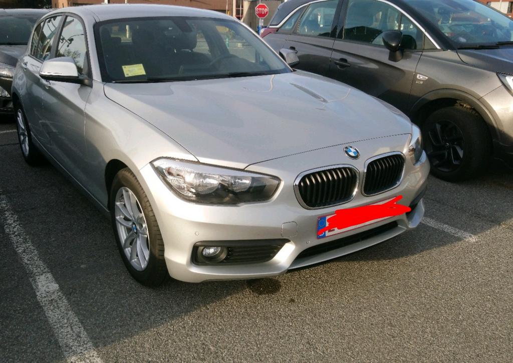 BMW série 1- 118i 2018 131000 km gris clair, Autos, Argent ou Gris, Achat, Euro 6, Boîte manuelle