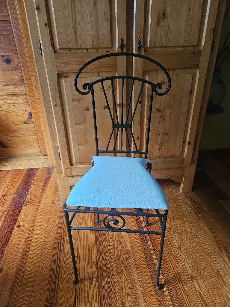chaise en fer rouillé, Autres couleurs, Comme neuf, Enlèvement, Autres matériaux