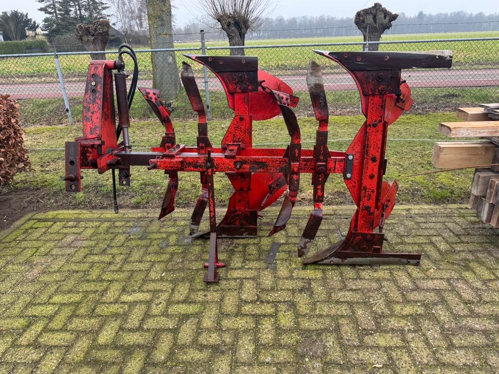Ploegen ploeg wentelploeg plug 2 schaar hydraulisch, Dieren en Toebehoren, Stalling en Weidegang