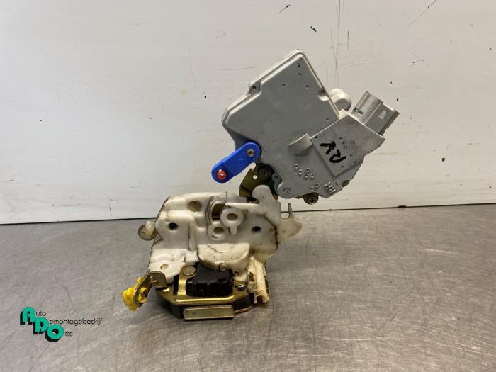 Serrure portière mécanique 2portes droite d'un Nissan Terr, -, 3 mois de garantie, Utilisé, -