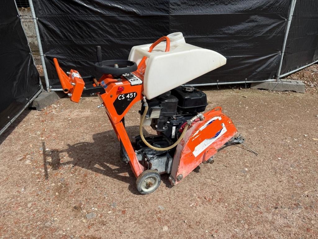 Scie à sol Norton Clipper CS451, Norton, 1200 watts ou plus, 70 mm ou plus, Enlèvement