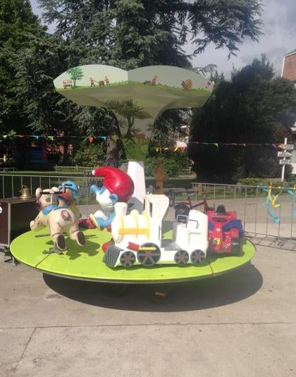 attractie verhuur rodeo stieren - kindermolen ..., Hobby en Vrije tijd, Ophalen of Verzenden, Zo goed als nieuw