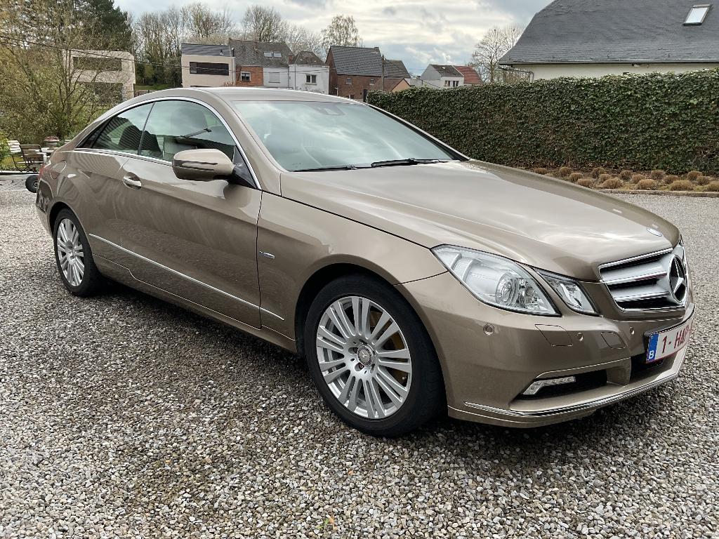 Mercedes e coupe, Autos, Cuir et Alcantara, Achat, 3 places, Carnet d'entretien