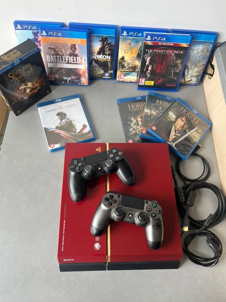 PS 4 Metal Gear avec plusieurs jeux et Bluray, 500 GB, Enlèvement, Utilisé, Avec 2 manettes