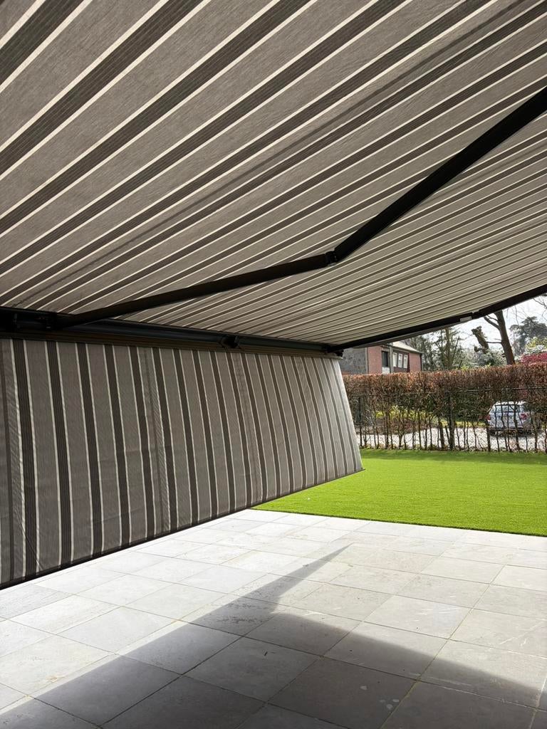 Elektronisch zonnescherm HAROL 7m op 4m, Jardin & Terrasse, Protection solaire, À bras articulé, 300 cm ou plus, Enlèvement, Utilisé