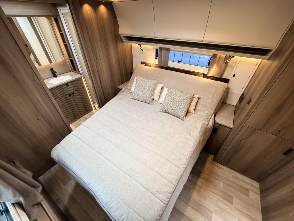 Kabe Imperial 780 TDL E8 *Hoekkeuken, Rondzit, Bedrijf, Kabe, 2000 kg en meer