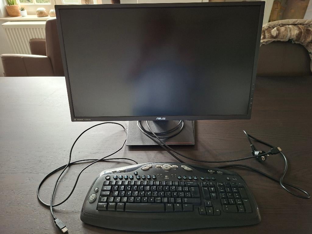 Pc scherm ASUS supreme gaming experience + klavier, Computers en Software, Ophalen, Gebruikt, Gaming, ASUS
