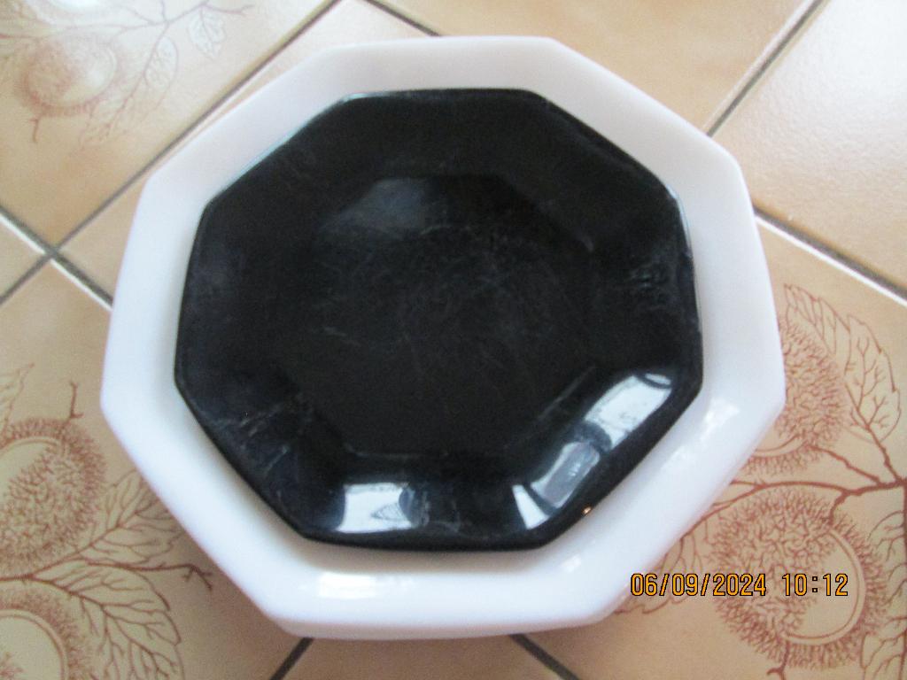 Service de table – Assiettes hexagonales blanches et noires, Maison & Meubles, Cuisine | Vaisselle, Uni, Assiettes(s), Enlèvement