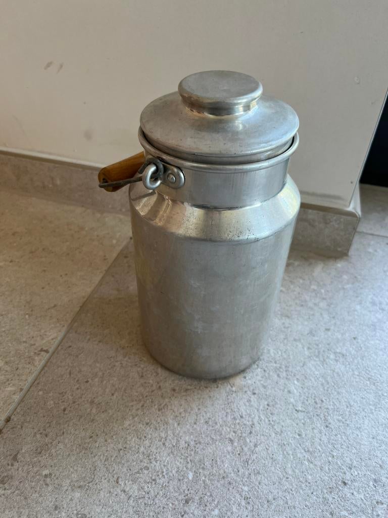 Vintage melkkan, Ophalen