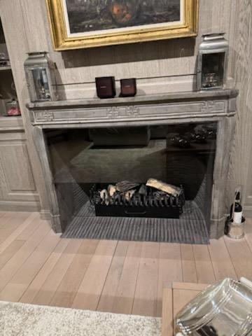 Schouwmantel geoxideerde witsteen, Huis en Inrichting, Ophalen, Zo goed als nieuw, Houthaard