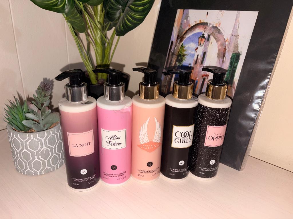 Lotion parfumée hydratante inspi grandes marques 200ml, Handtassen en Accessoires, Uiterlijk | Parfum, Ophalen, Nieuw