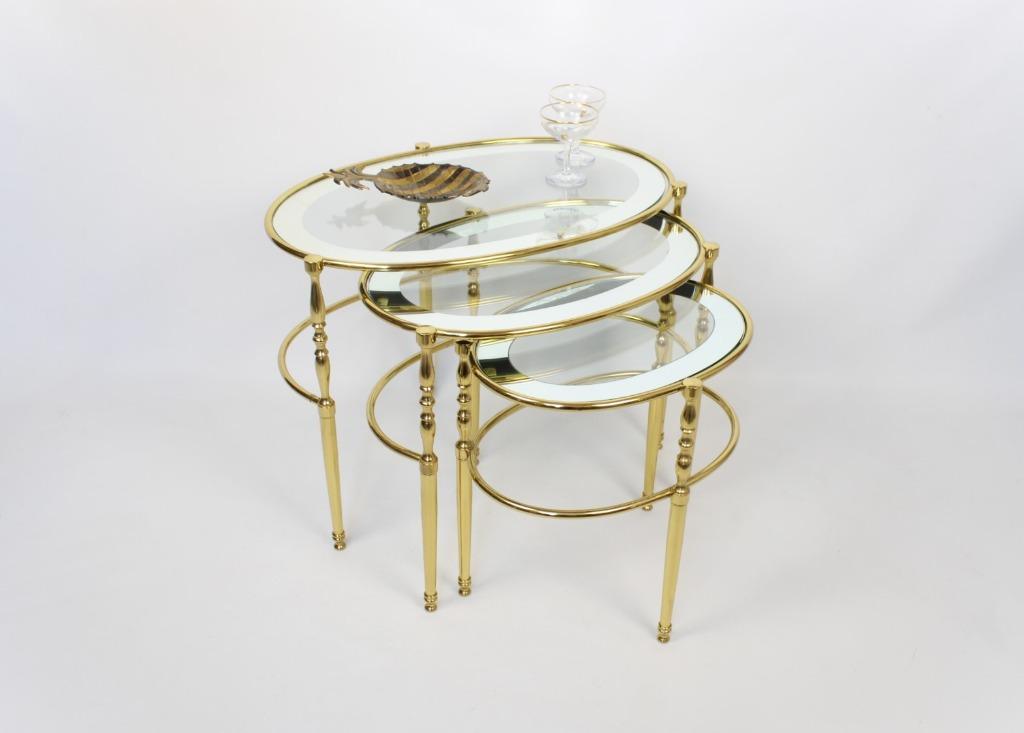 Hollywood Regency nesting tables, Huis en Inrichting, Tafels | Sidetables, Gebruikt, 25 tot 50 cm, 50 tot 100 cm, Ovaal, Glas