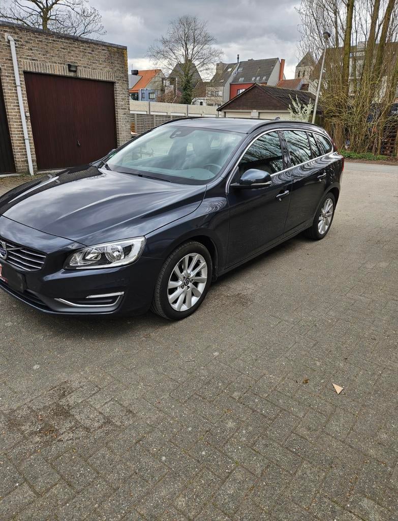Volvo V60 1.6d At 2014 209000km  E5b, Auto's, Volvo, Particulier, V60, ABS, Adaptive Cruise Control, Airbags, Airconditioning