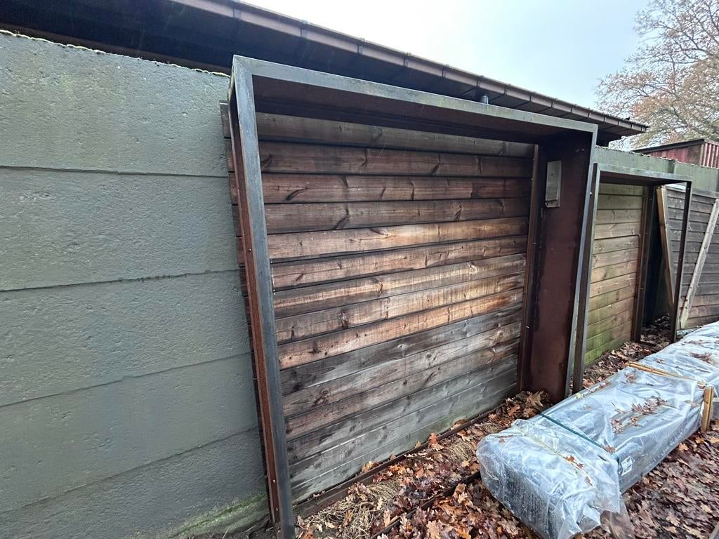 2 metalen kaders, Ophalen, Zo goed als nieuw, Hout