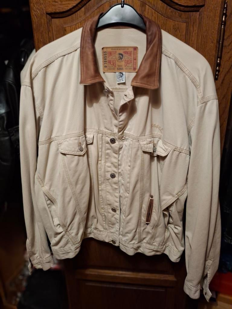 Veste Marque Diesel, Enlèvement