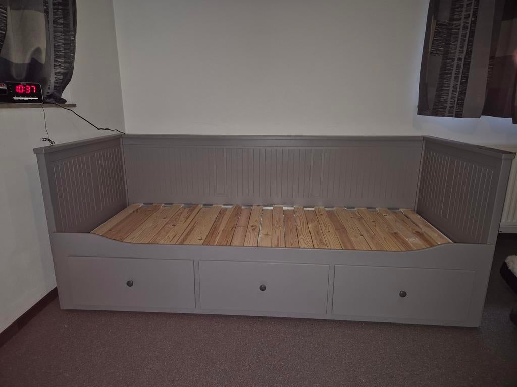 Bed TOPSTAAT met 3 opberglades EN MATRAS  Topstaat, Enlèvement