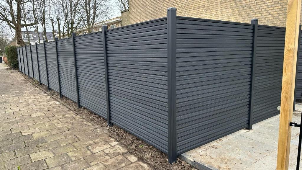 Clôtures composites avec poteaux en aluminium sans entretien, Tuin en Terras, Tuinhekken en Hekwerk, Ophalen of Verzenden, Nieuw