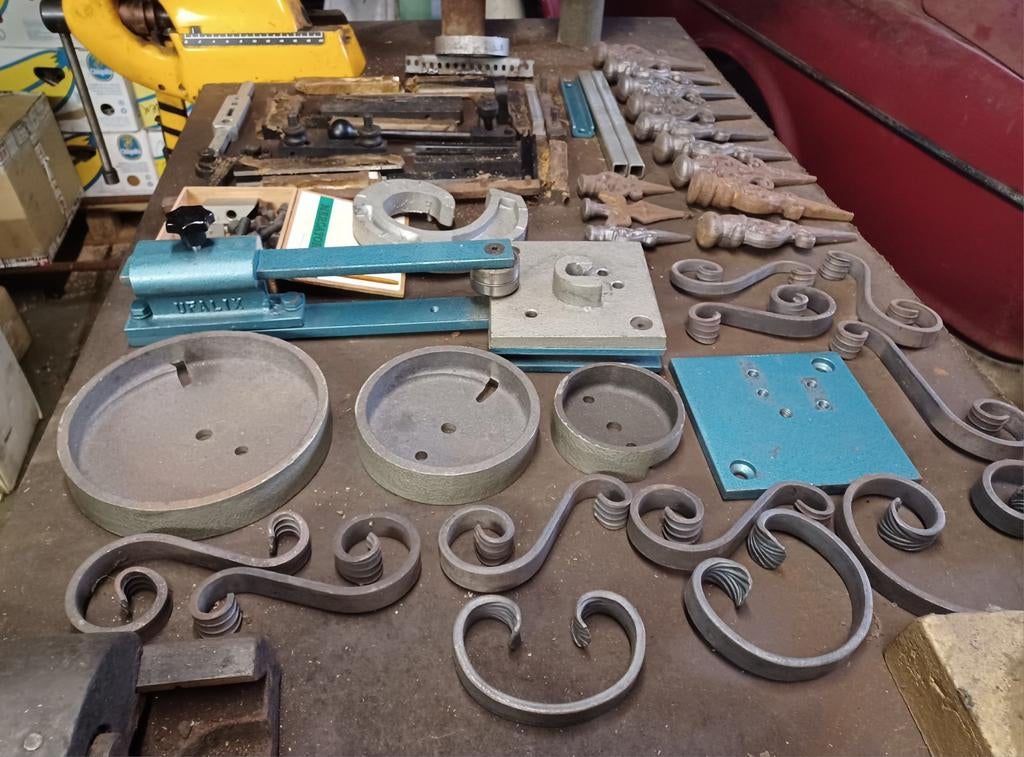 banc pliant pour boucles décoratives avec établi,..., Bricolage & Construction, Enlèvement, Comme neuf