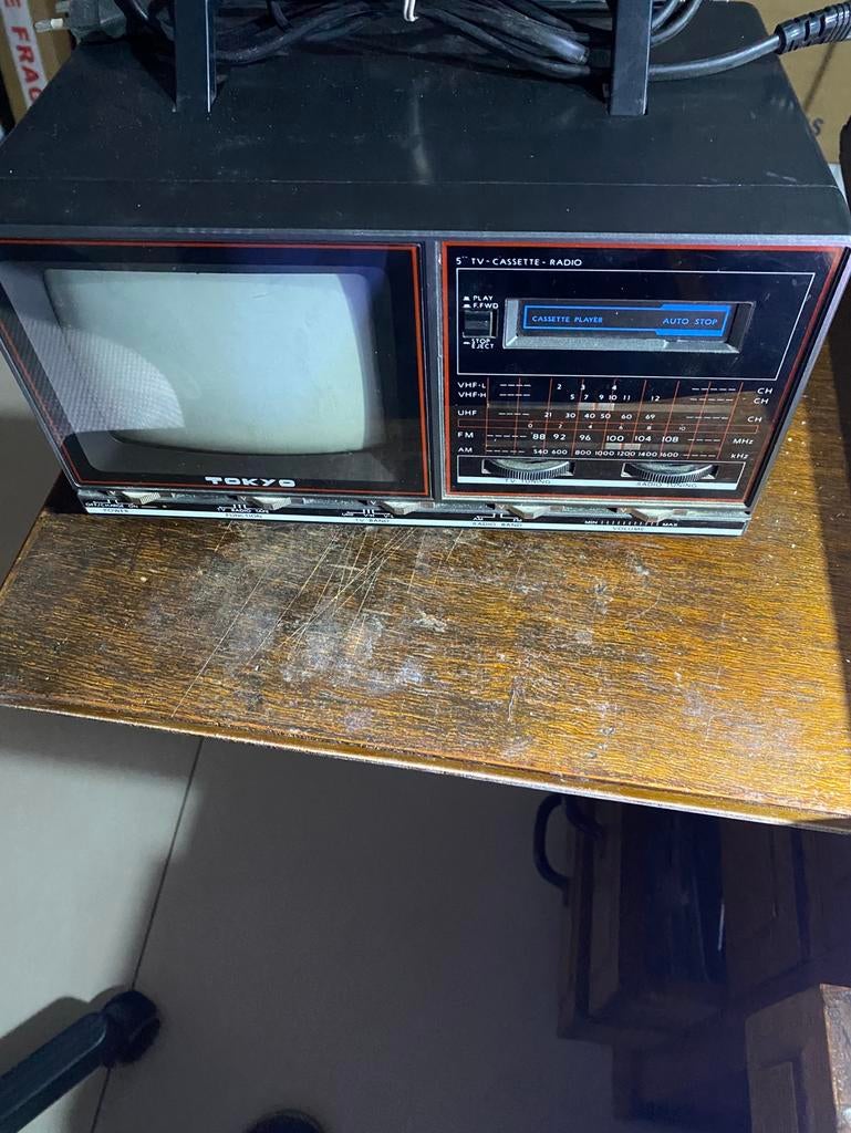Gecombineerde tv, radio, cassette uit Tokyo 1985, Antiek en Kunst, Ophalen of Verzenden