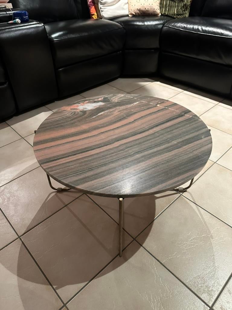 Ronde salontafel met roze marmer, Huis en Inrichting, Tafels | Salontafels, Ophalen, Zo goed als nieuw