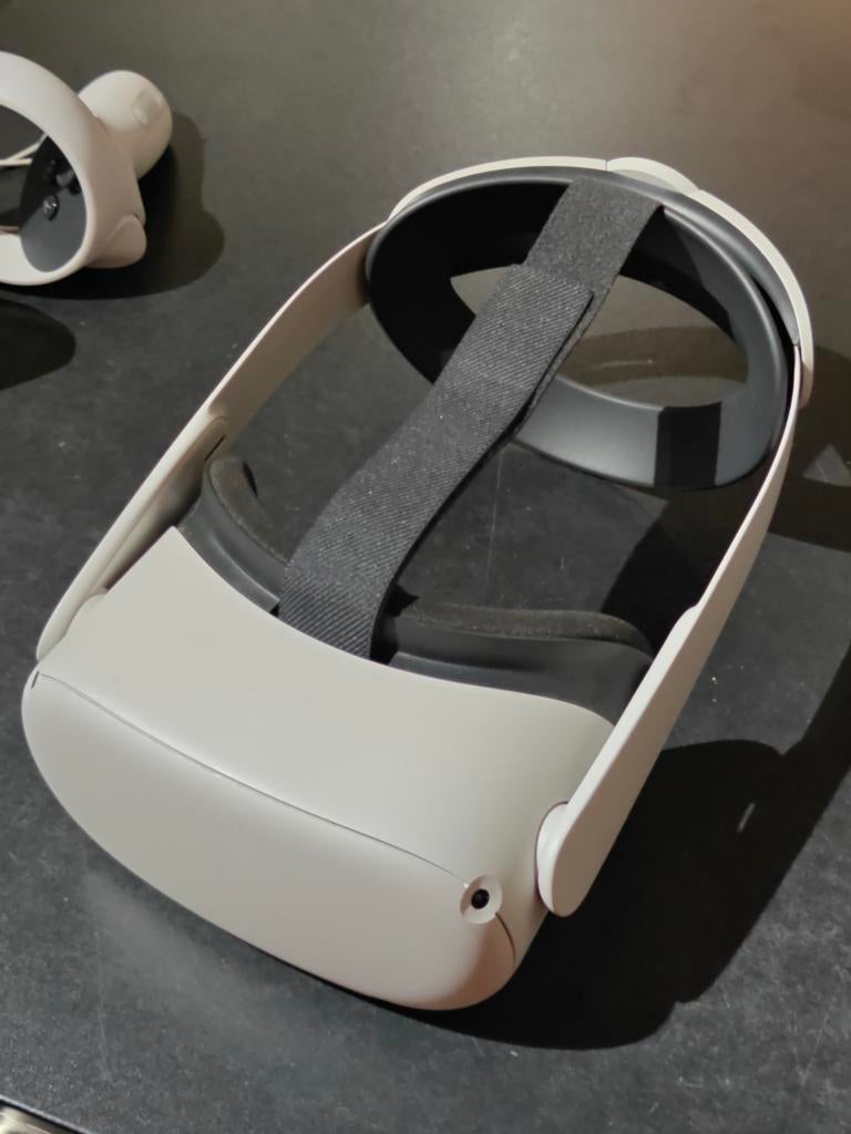 Oculus meta quest 2 met elitestrap, Games en Spelcomputers, Virtual Reality, Ophalen, Zo goed als nieuw