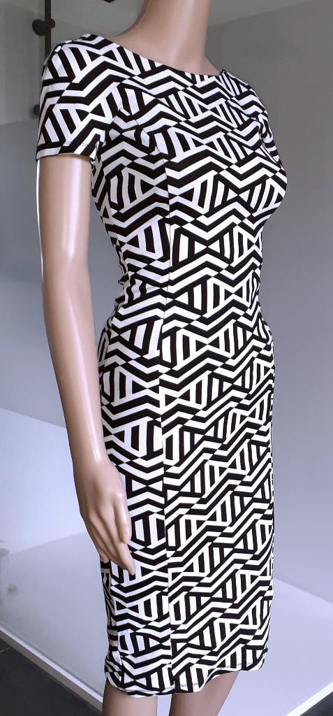 Korte jurk zwart wit patroon en open rug Zara XS, Kleding | Dames, Jurken, Nieuw, Maat 34 (XS) of kleiner, Wit, Knielengte, Ophalen of Verzenden