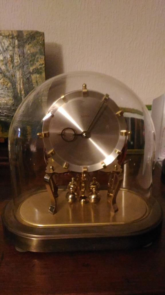 Kundo anniversary clock, Ophalen