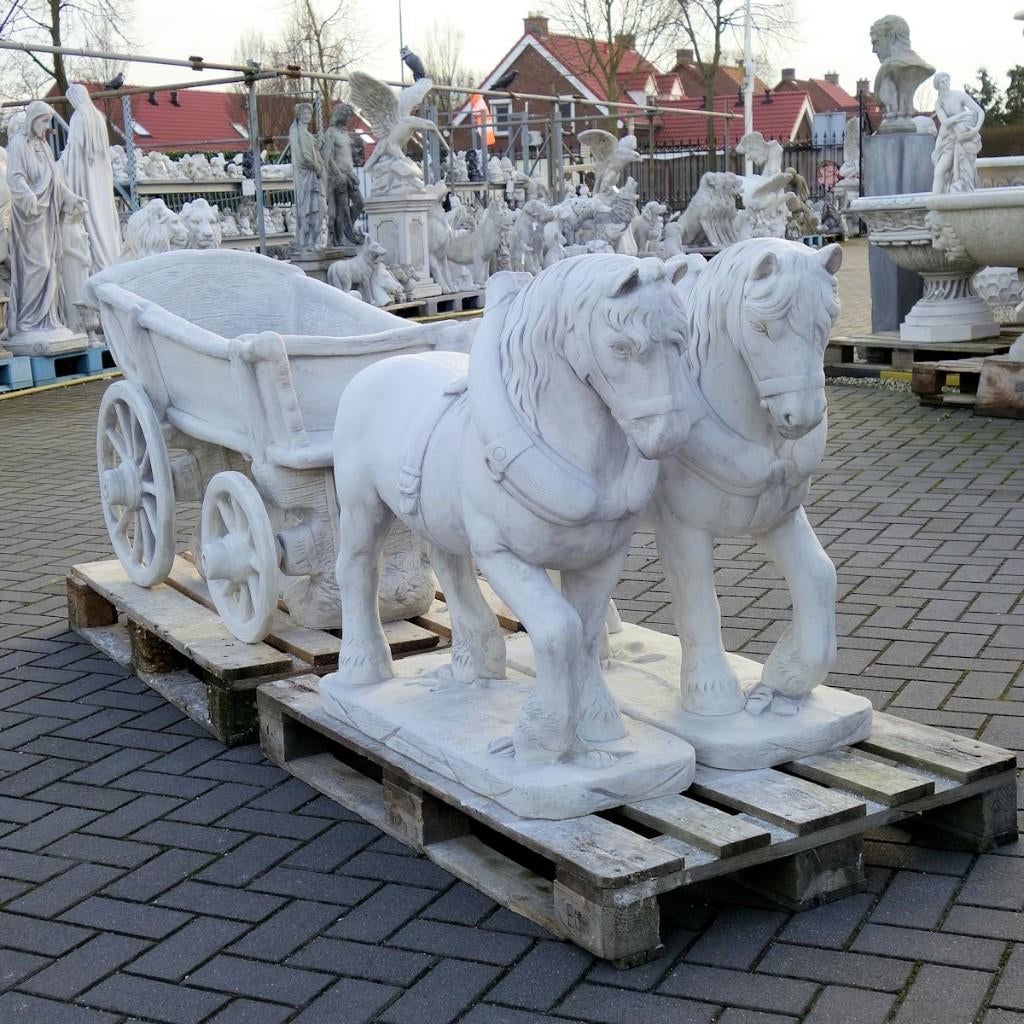 Paarden en kar als betonnen tuinbeeld ook losse paarden, Tuin en Terras, Tuinbeelden, Nieuw, Dierenbeeld, Ophalen