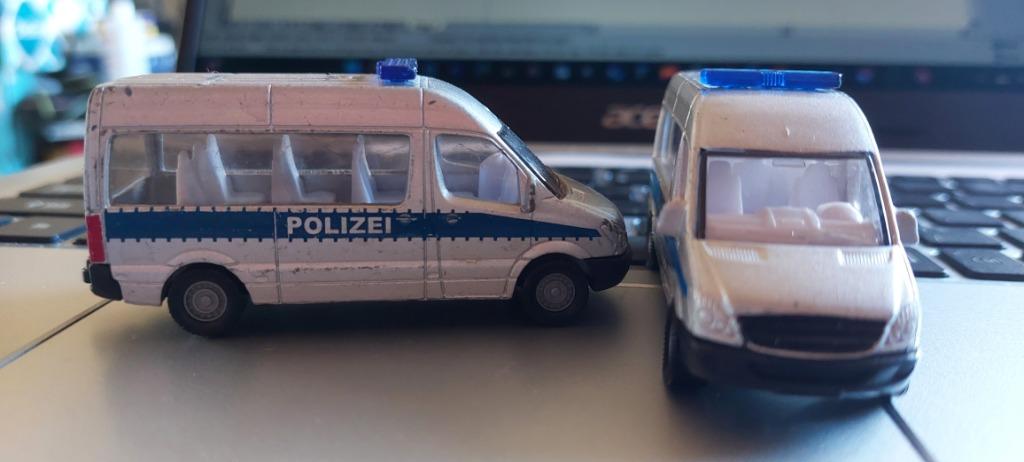 H0LK 0929 MERCEDES-BENZ VANS POLIZEI FLEET 1:87., Envoi, Utilisé, Voiture, SIKU